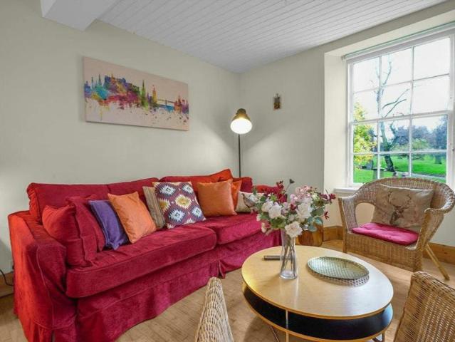 2 Bedroom Apartment Edinburgh Edinburgh 103357068