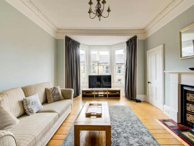 2 Bedroom Apartment Edinburgh Edinburgh 103575808