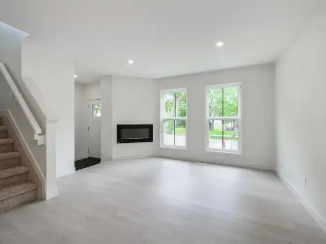 2 Bedroom Apartment Edmonton AB 104181256