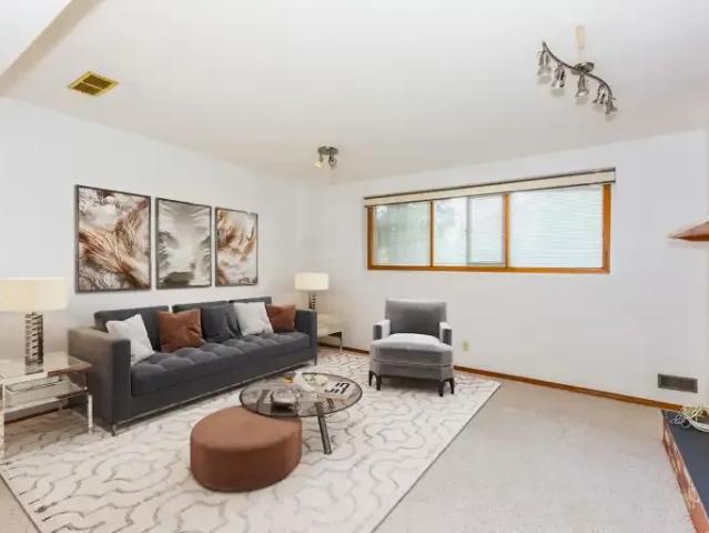 2 Bedroom Apartment Edmonton AB 104257183