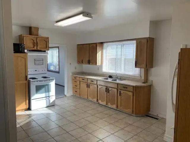 2 Bedroom Apartment Edmonton AB 104433809