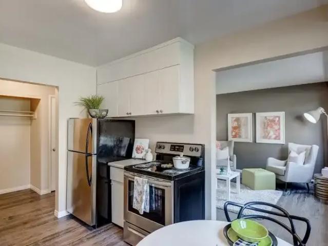 2 Bedroom Apartment Edmonton AB 104887313