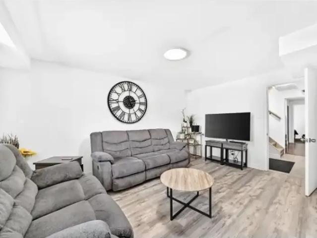 2 Bedroom Apartment Edmonton AB 105167400