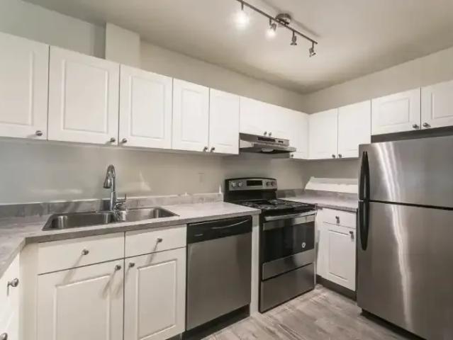 2 Bedroom Apartment Edmonton AB 105197960