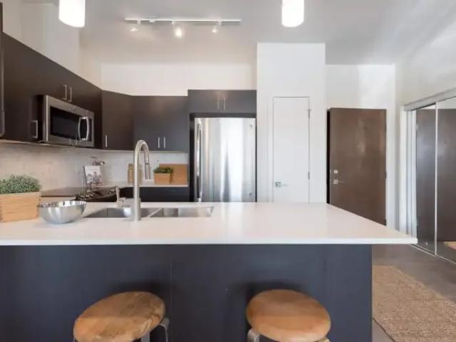 2 Bedroom Apartment Edmonton AB 105198002