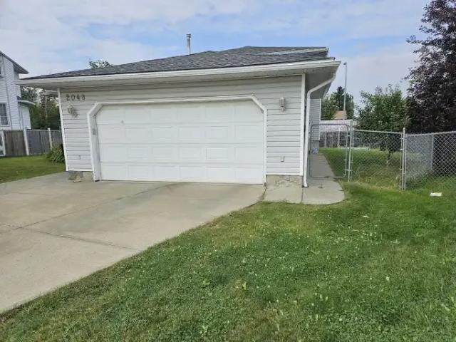 2 Bedroom Apartment Edmonton AB 105543061