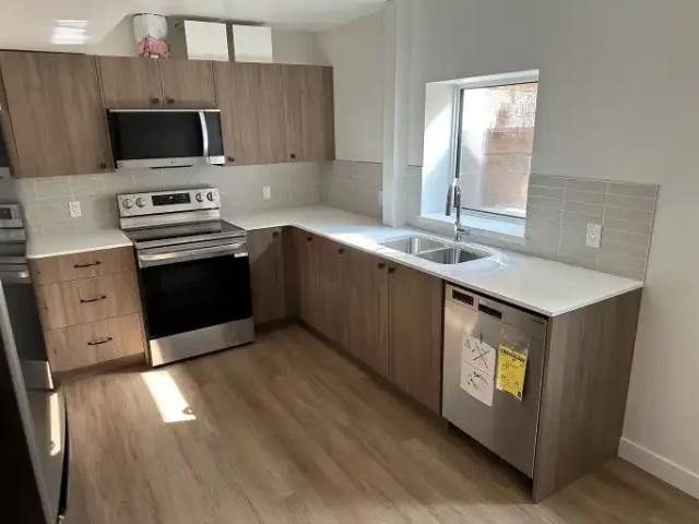 2 Bedroom Apartment Edmonton AB 105580989