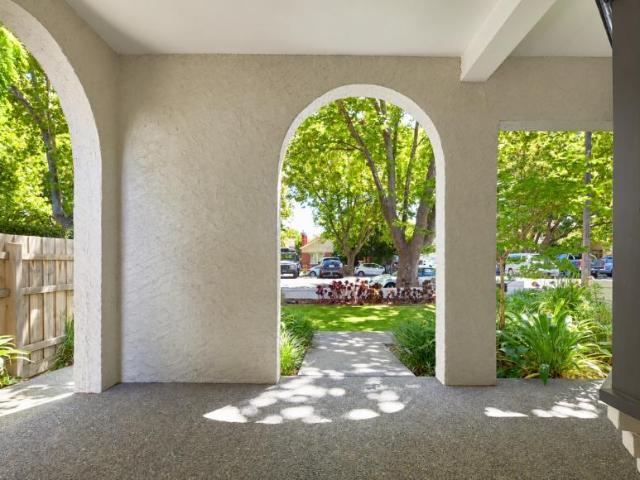 2 Bedroom Apartment Elwood VIC 105863428