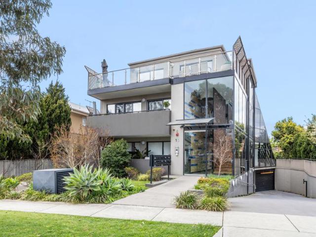2 Bedroom Apartment Essendon VIC 101580678