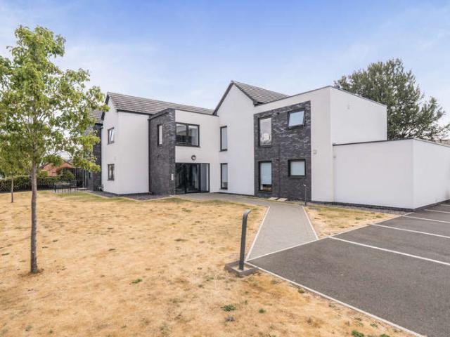 2 Bedroom Apartment Flat