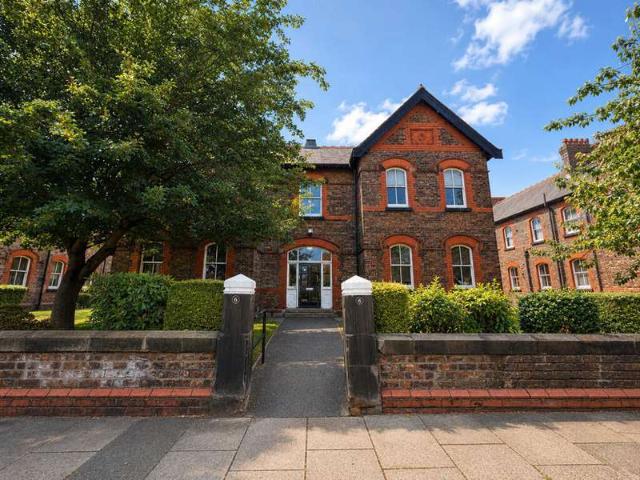 2 Bedroom Apartment Flat