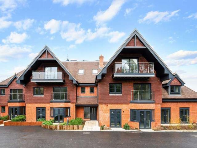 2 Bedroom Apartment Flat