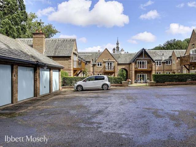 2 Bedroom Apartment Flat