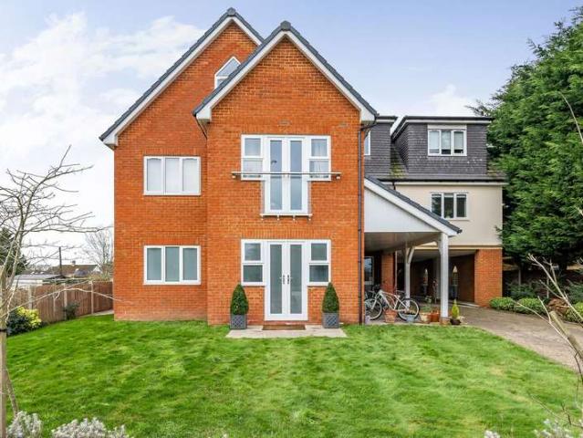 2 Bedroom Apartment Flat