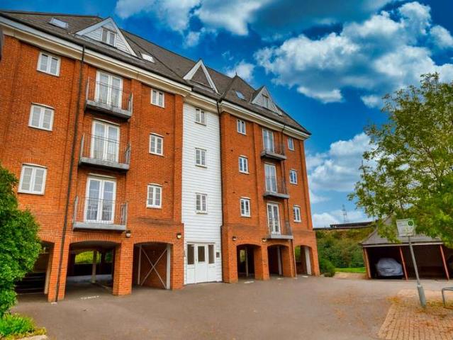 2 Bedroom Apartment Flat