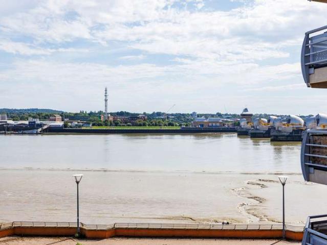 2 Bedroom Apartment Flat