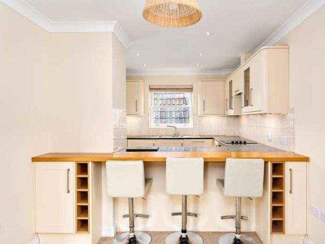 2 Bedroom Apartment Flat