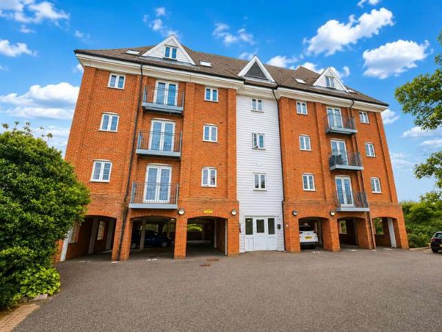 2 Bedroom Apartment Flat