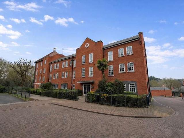 2 Bedroom Apartment Flat