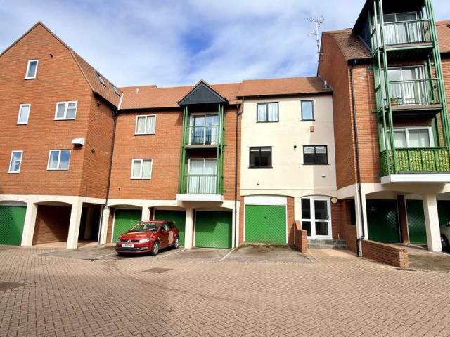 2 Bedroom Apartment Flat