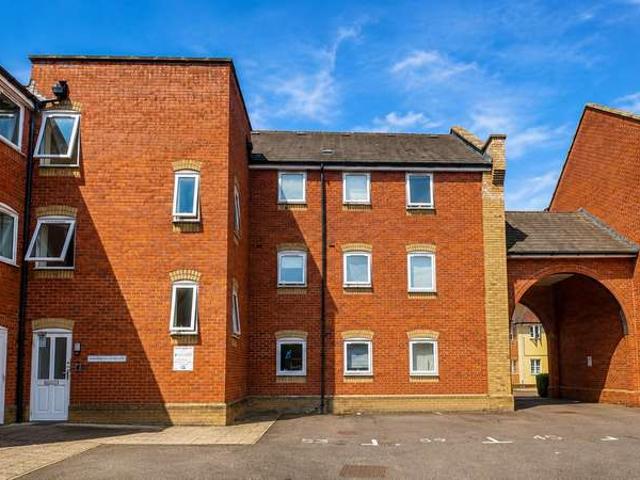 2 Bedroom Apartment Flat