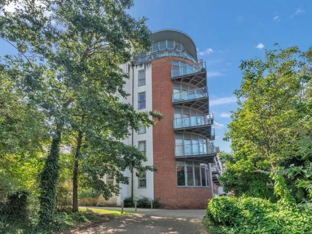 2 Bedroom Apartment Flat