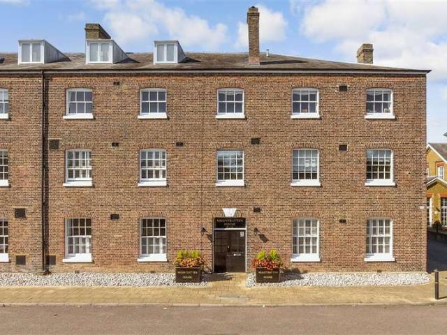 2 Bedroom Apartment Flat