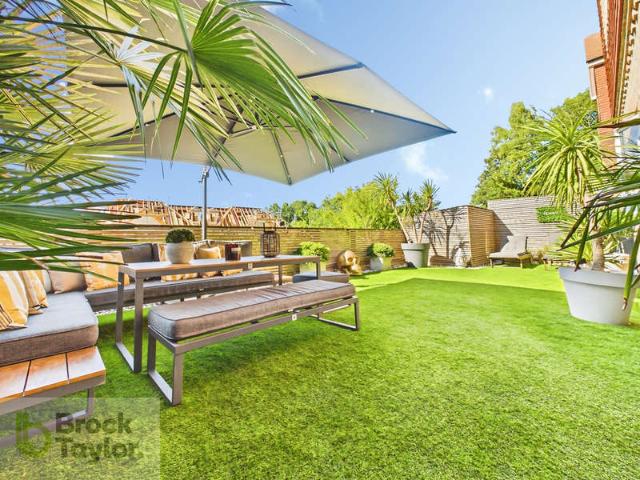 2 Bedroom Apartment Flat