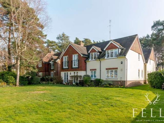 2 Bedroom Apartment Flat