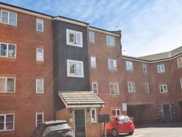 2 Bedroom Apartment Flat