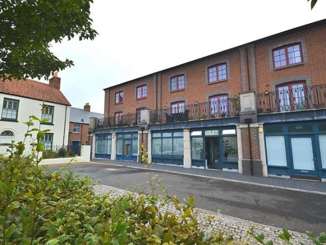 2 Bedroom Apartment Flat