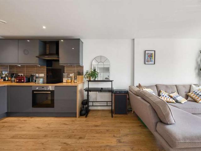 2 Bedroom Apartment Flat
