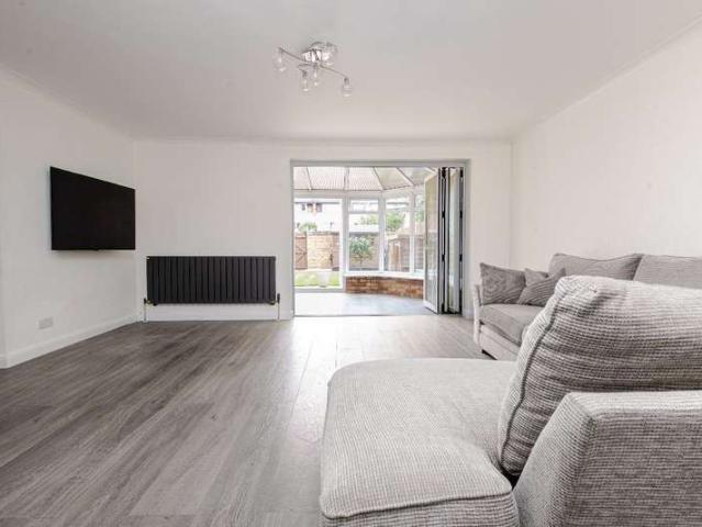 2 Bedroom Apartment Flat