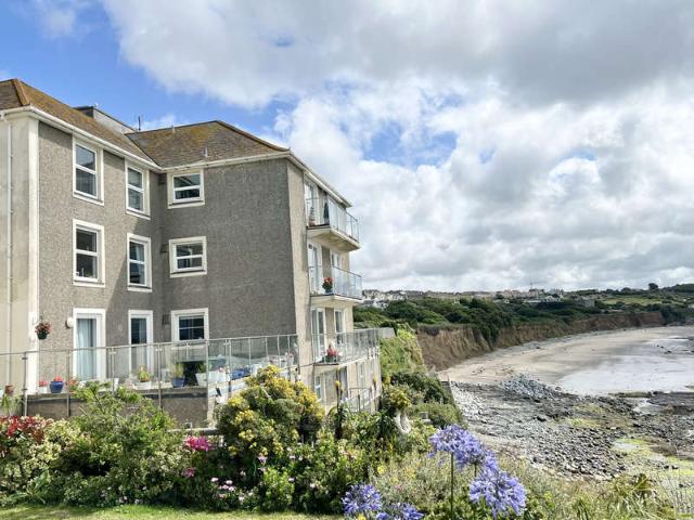 2 Bedroom Apartment Flat