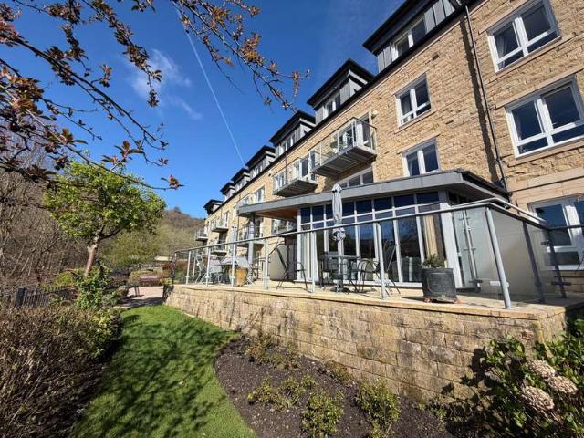 2 Bedroom Apartment Flat