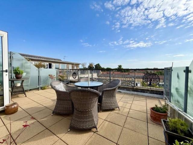 2 Bedroom Apartment Flat