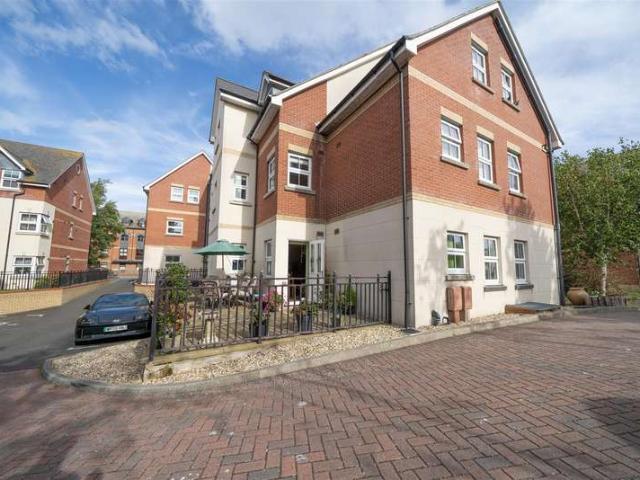 2 Bedroom Apartment Flat