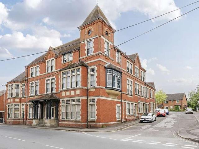 2 Bedroom Apartment Flat