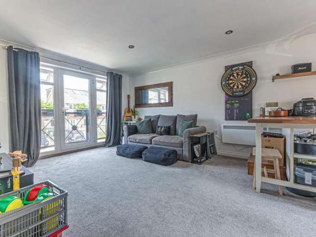 2 Bedroom Apartment Flat