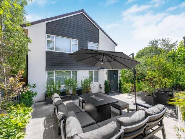 2 Bedroom Apartment Flat