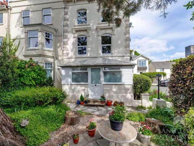 2 Bedroom Apartment Flat