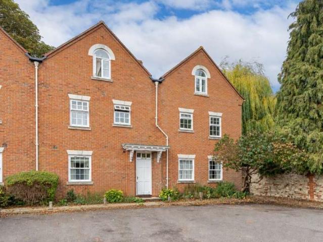 2 Bedroom Apartment Flat