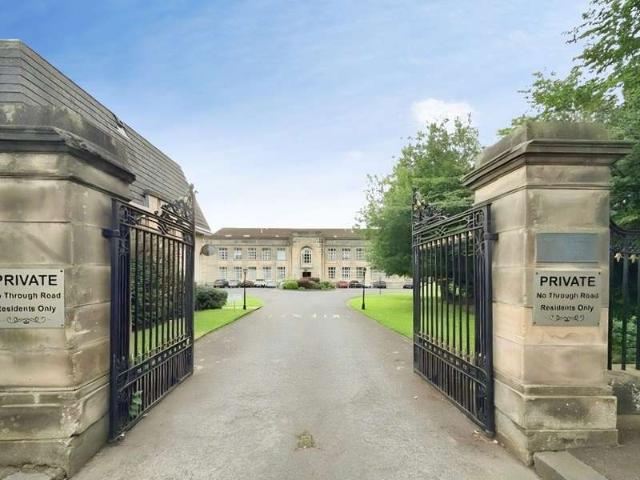 2 Bedroom Apartment Flat