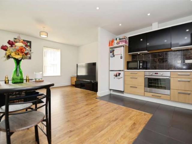 2 Bedroom Apartment Flat