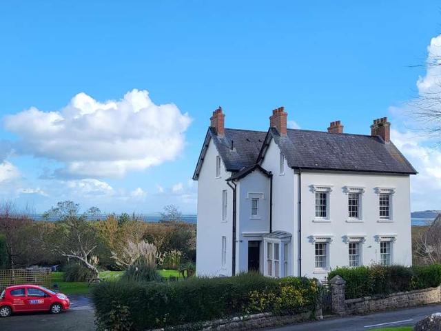 2 Bedroom Apartment Flat