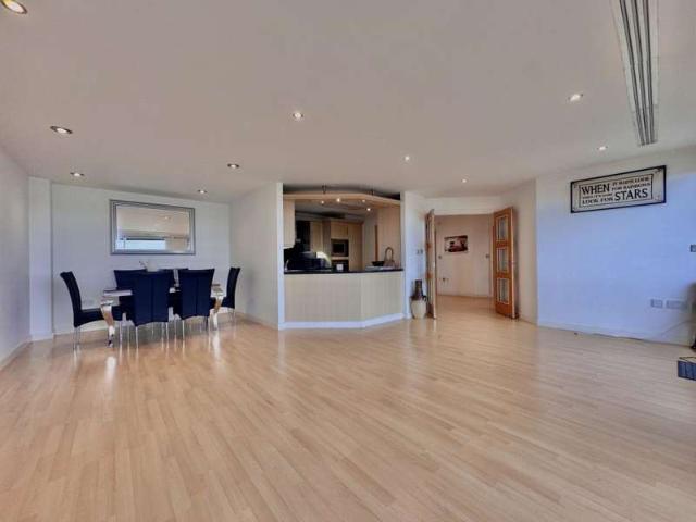 2 Bedroom Apartment Flat