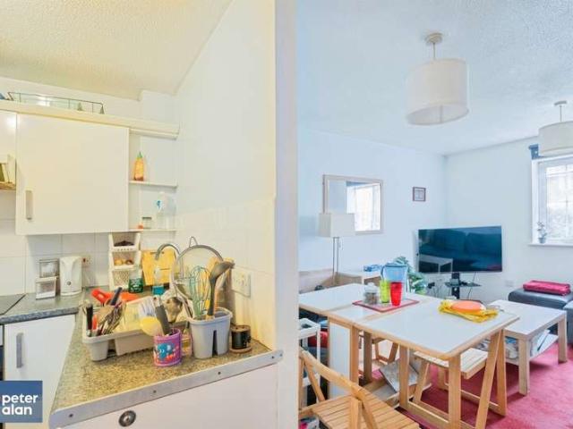 2 Bedroom Apartment Flat