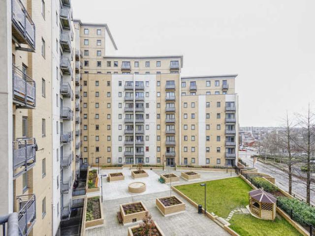 2 Bedroom Apartment Flat