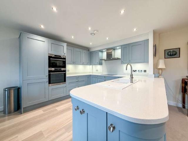 2 Bedroom Apartment Flat