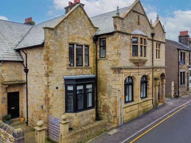 2 Bedroom Apartment Flat